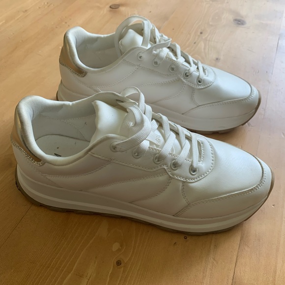 White Sneakers - Picture 1 of 3